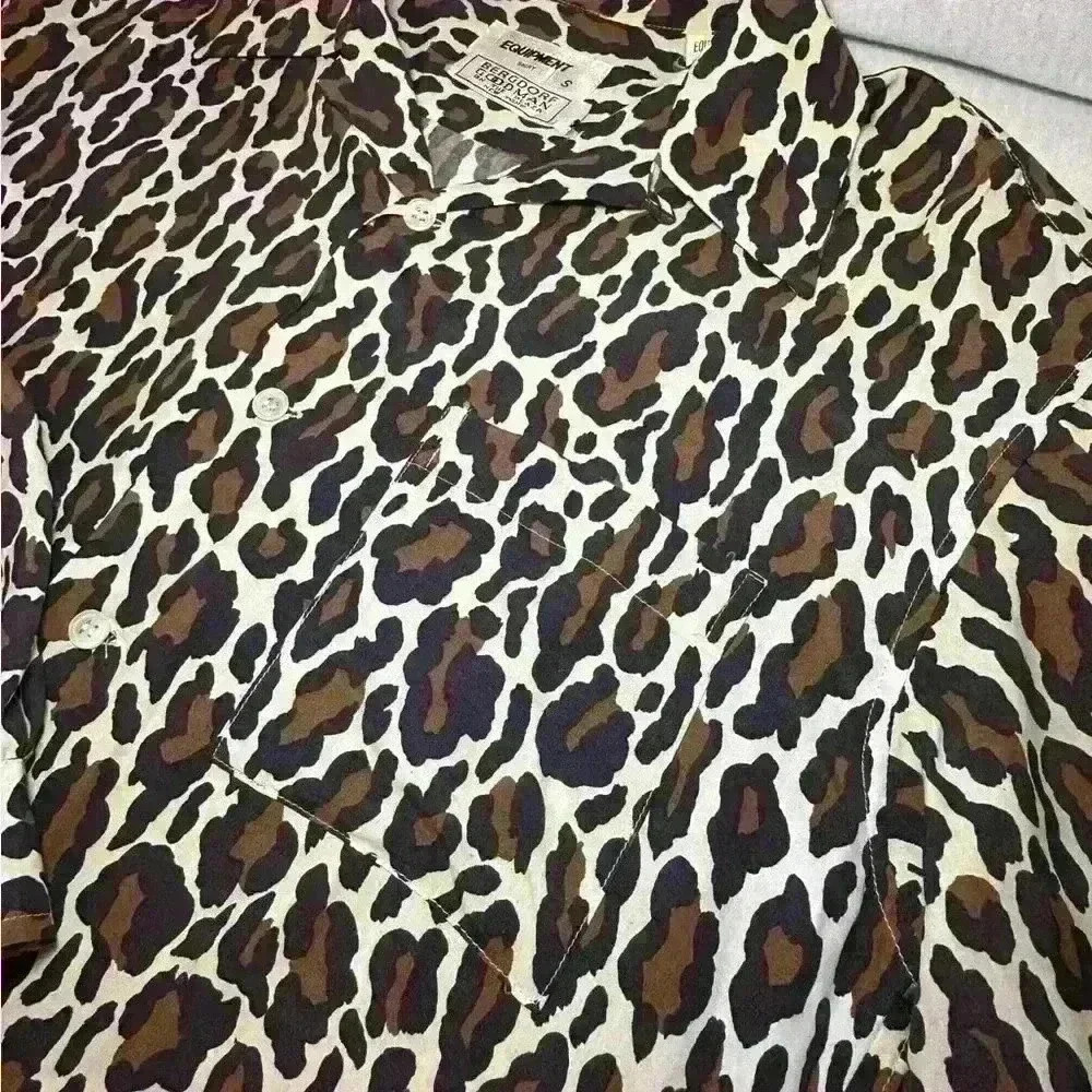Vintage Bergdorf Goodman Long Sleeve 100% Rayon Leopard Button Down Women Small - Picture 9 of 13